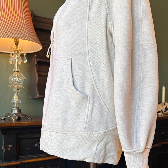 Lulu lemon Scuba cream pullover - Picture 8 of 16